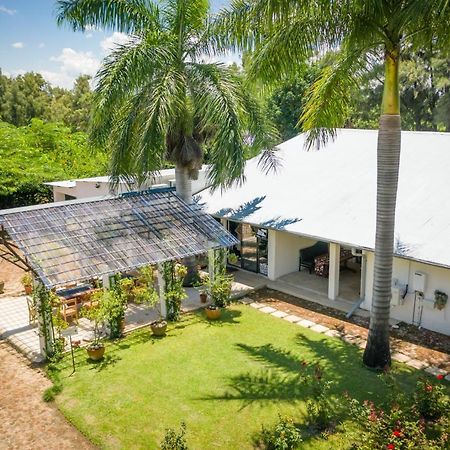 Francines Venue Pty Ltd Bed & Breakfast Hoedspruit Bagian luar foto